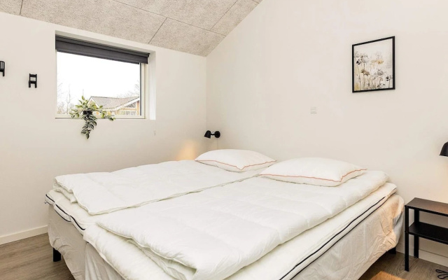 10 Person Holiday Home in Idestrup
