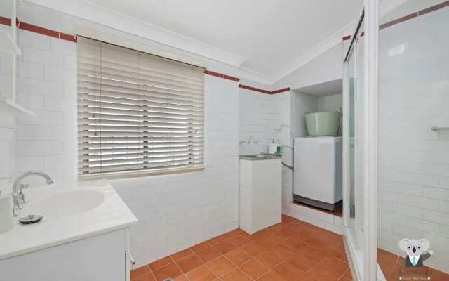 Kozyguru | Surry Hills | Classic Terraced House