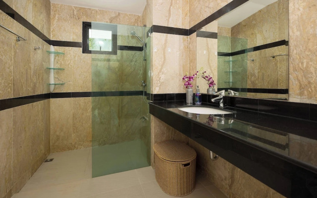 Designer 3BR Villa Silver Pool in Kamala
