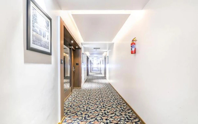 Fabhotel Aroma'S House