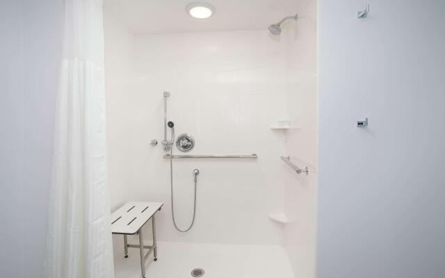 Hilton Garden Inn Omaha Aksarben Village