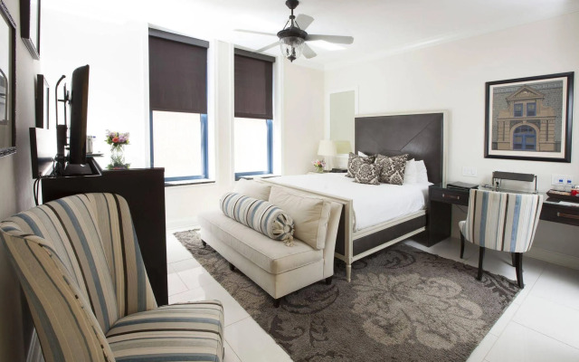 The Cincinnatian Hotel Curio Collection by Hilton