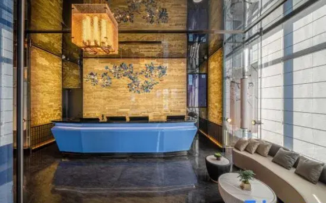 Zhenyue Meijing Hotel (Qinzhou Baishihu Park Wuyue Plaza)