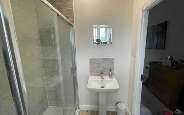 Bristol Unique Townhouse - 4 Bedroom House