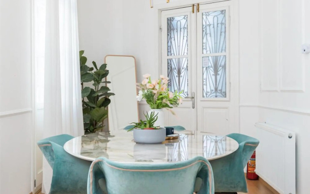 #Zoe: Lovely Penthouse by halu! Apartments