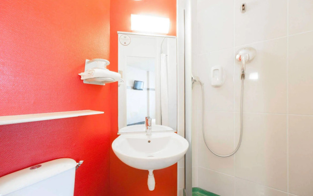 B&B HOTEL Lille Lezennes Stade Pierre Mauroy