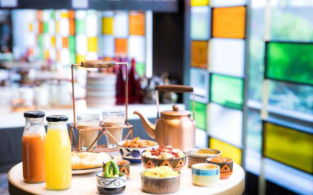 Andaz Delhi, by Hyatt