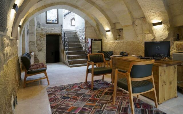 Concept Cave Suites
