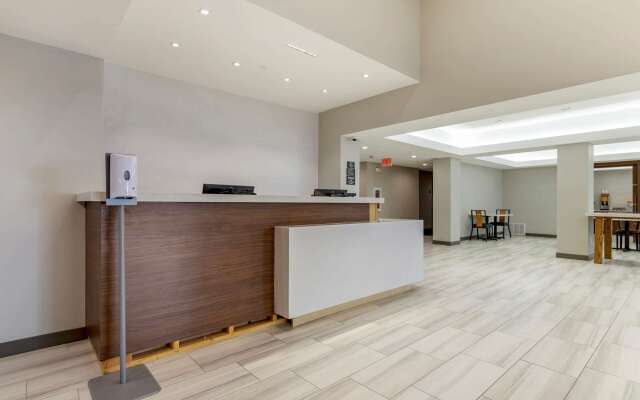 Comfort Inn & Suites