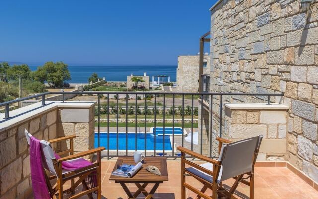 Emerald Villa 70m From the Beach