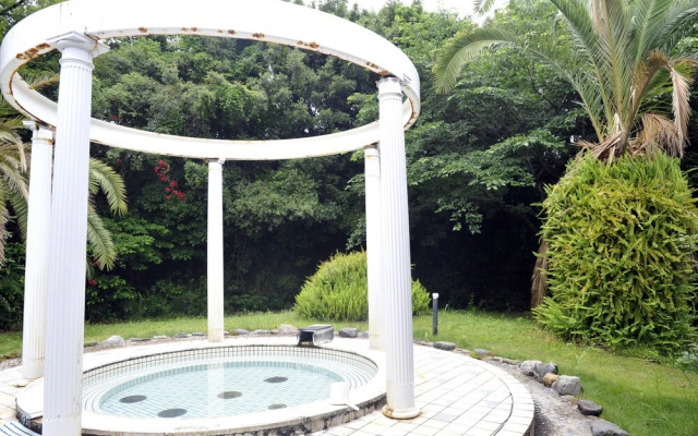 Shirahama Seaside Hotel