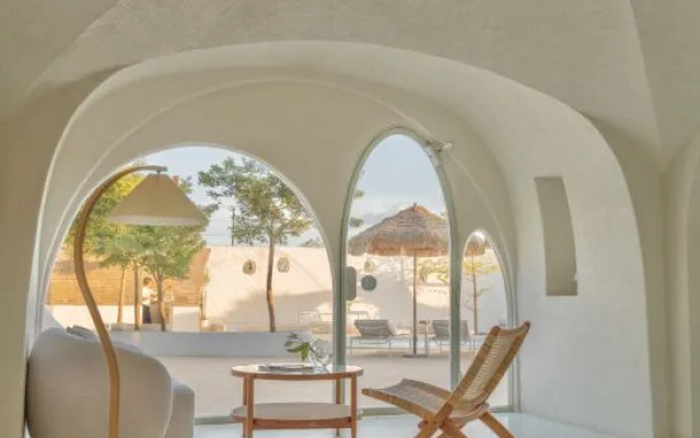 Nous Hotel
