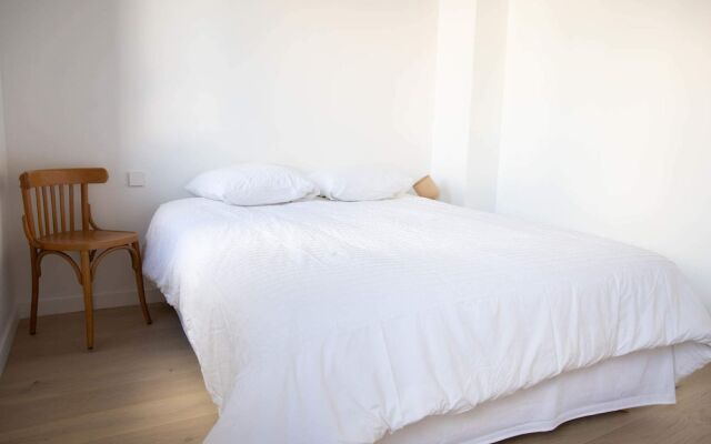 Loft With 4 Bedrooms, Terrace, Very Close to Paris