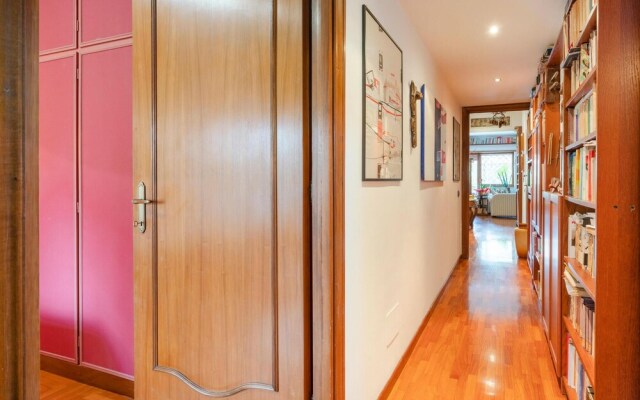 Beautiful Apartment in Roma With Wifi and 2 Bedrooms