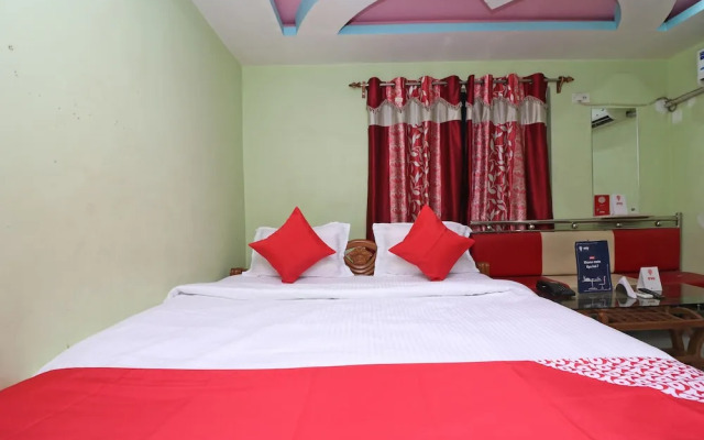 OYO 16627 Xpress Inn
