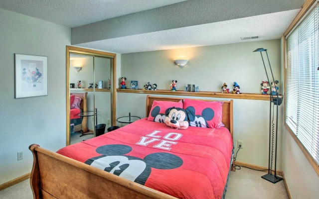 Pet-friendly Kansas City Stay w/ Deck!