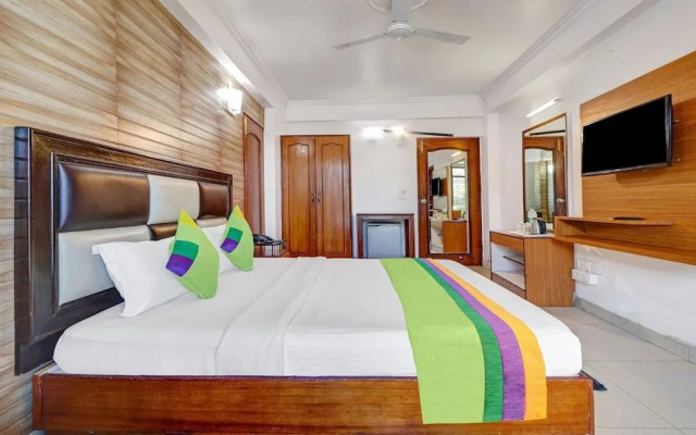 OYO 3899 Paradise Continental