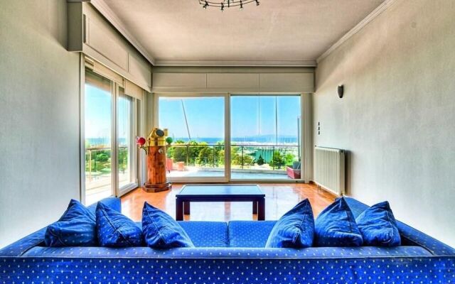 Classy 3 bedroom apartment in Alimos