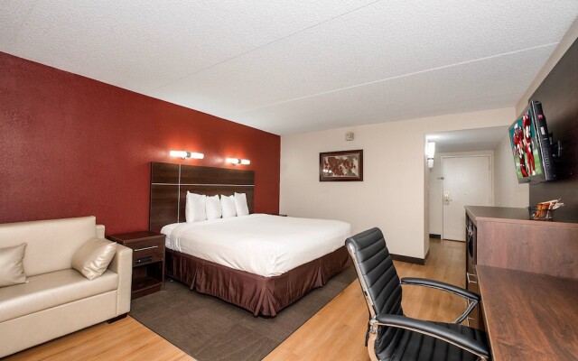 Red Roof Inn PLUS+ & Suites Knoxville West-Cedar Bluff