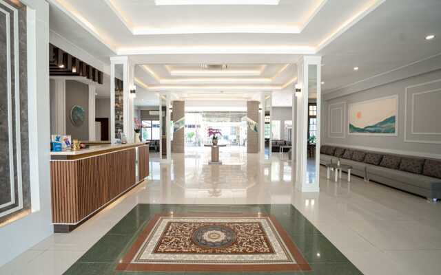 Front One HK Resort