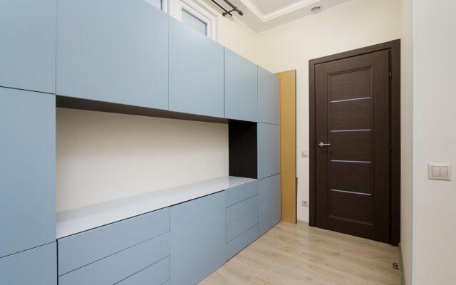 BestFlat24 on Rozhdestvenskaya Street 11