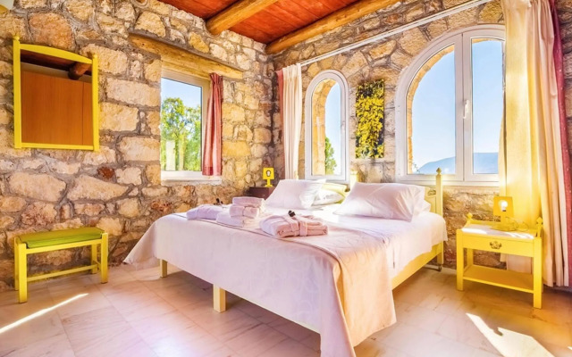 Kastro Estate