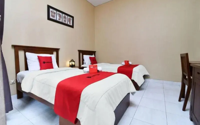 D'joemah Nadja Homestay by RedDoorz