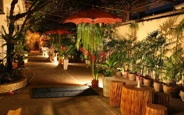 Rajata Hotel