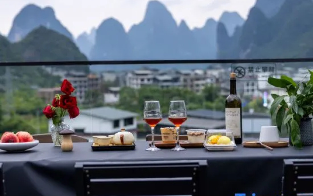 Yintianju Panoramic Light Luxury Hotel (Xingping Ancient Town) – Outside – Guilin