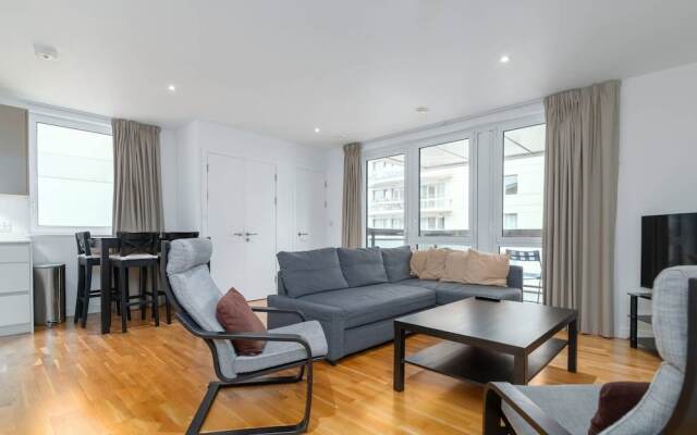 Stunning 3BR Flat in East Village W/balcony, Fits 9