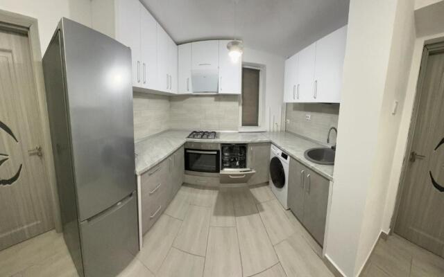 apartament cu 3 camere in zona linistita