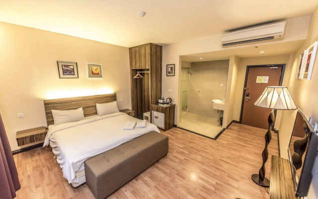 Little Gaya Hotel