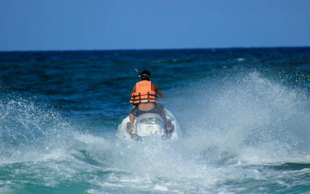 Family 2 Bedrooms Condo with Balcony and Pool Facilities