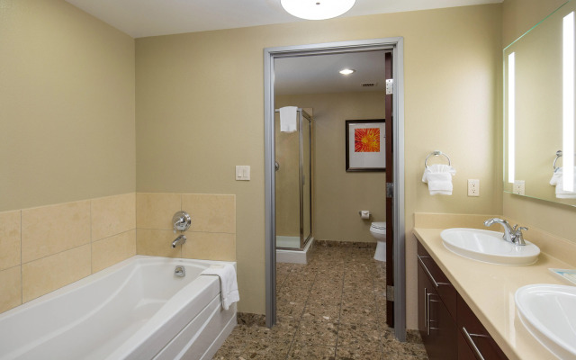 Staybridge Suites: Las Vegas - Stadium District by IHG
