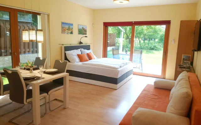 Lovely apartment, Garden, Parking, Wifi, Netflix