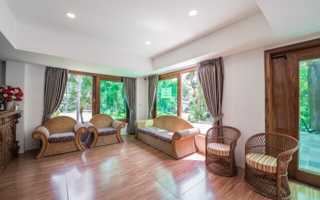 Royal Train Garden Resort