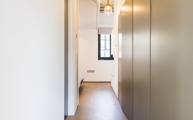 Contemporary One Bedroom Apartment - Borough