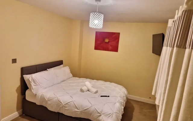 Maidstone Holiday Apartment 3 Bedrooms Free Sports Sleeps 7