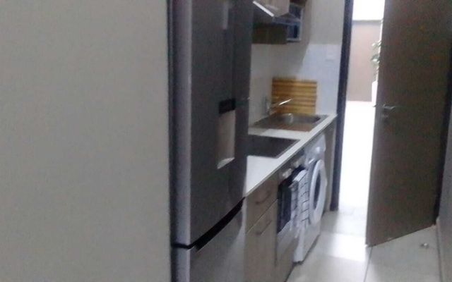 One Bedroom Unit In Central Rosebank