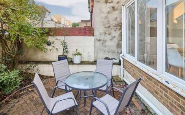 Host Stay Bellevue Road