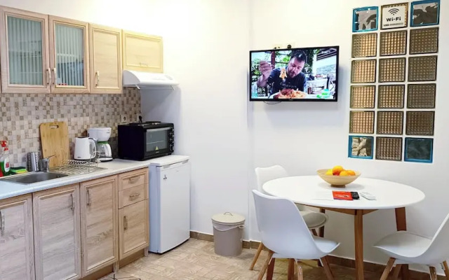 Apeiron Acropolis Suites
