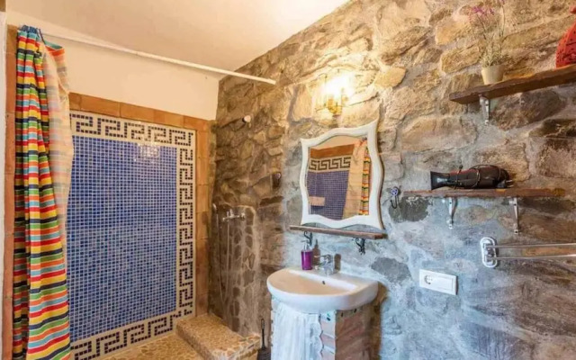 Sayalonga Villa Retreat With 7 Bedrooms