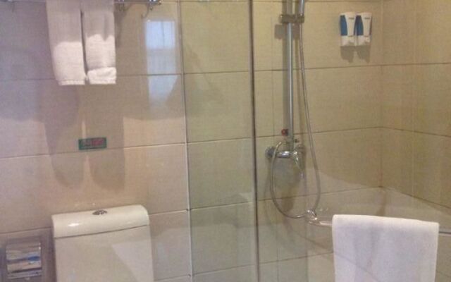 Nanning Hawks Holiday Hotel