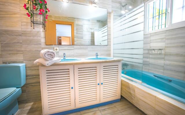 Oleholidays Villa Loleta