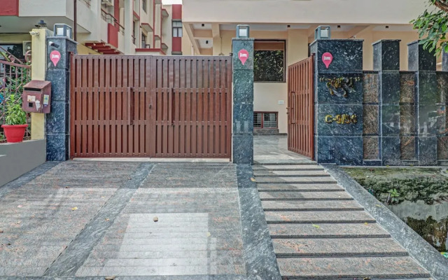 Itsy By Treebo - Golden Divine Inn