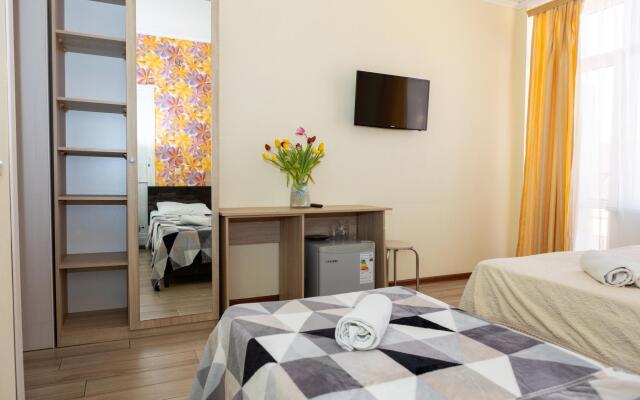 Leo Grand Guest house