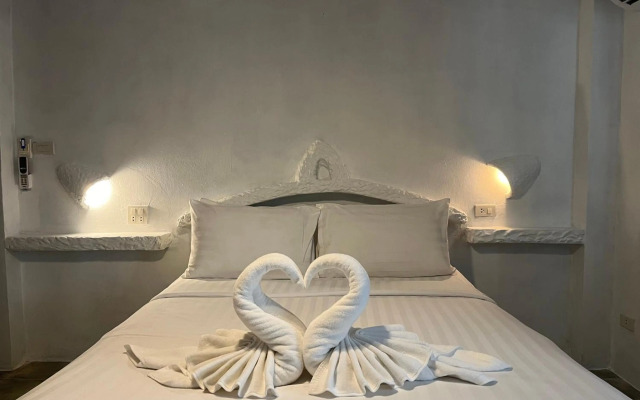 Big Boys' Bed & Burger