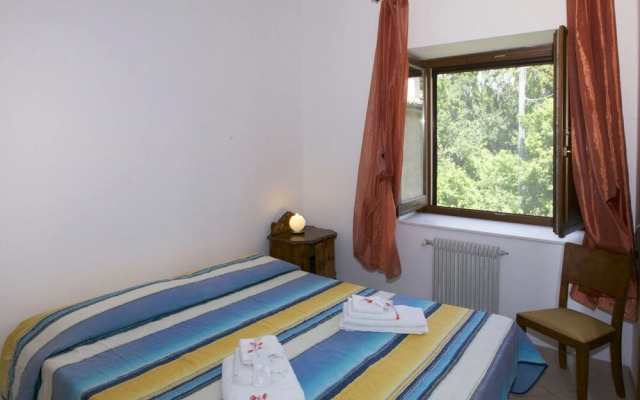 Vintage Cottage in Roccamorice with Garden