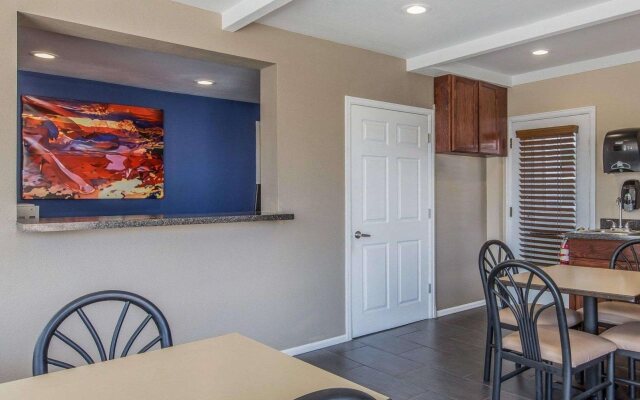 Rodeway Inn & Suites Sheridan