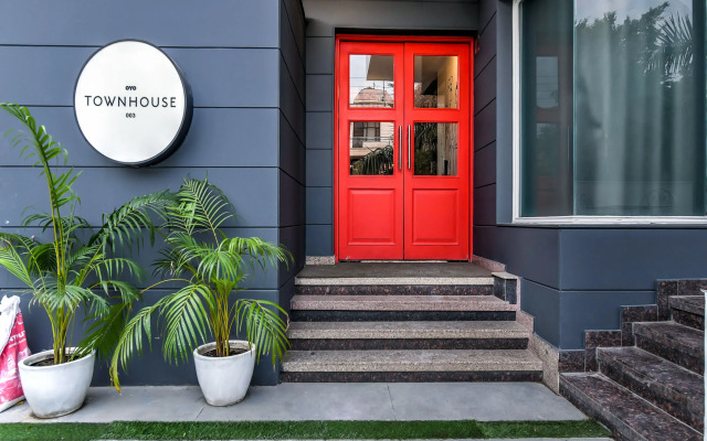 Oyo Townhouse 294 Near Artemis hospital